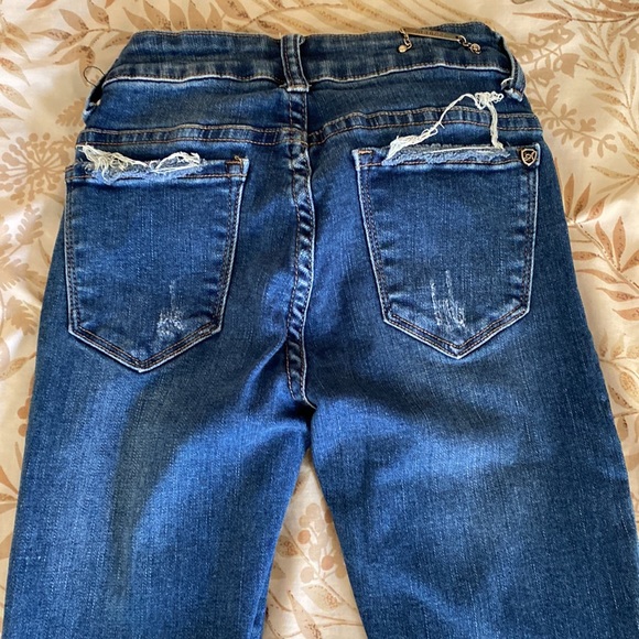 This is a pair of Agorss jeans. It is size 1 and barely worn. - Picture 3 of 4